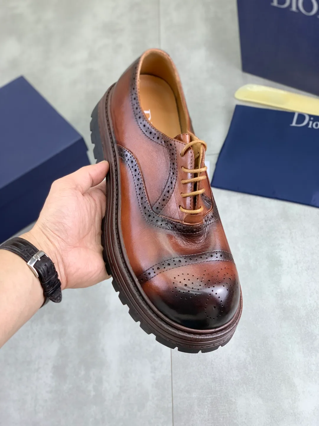 Men's shoes P520 💰【New style】Water-dyed cow lining Original order quality Dior —🆘.Dior Original order purchase, high-end leather shoes, fabric: Made of Italian imported color rubbed wrinkled cowhide➕Water-dyed cow lining/cowhide lining➕Specially available original combination outsole, fine workmanship, real shot🎬Size: 38-45 (with full set of packaging) Color: 3️⃣ colors available
